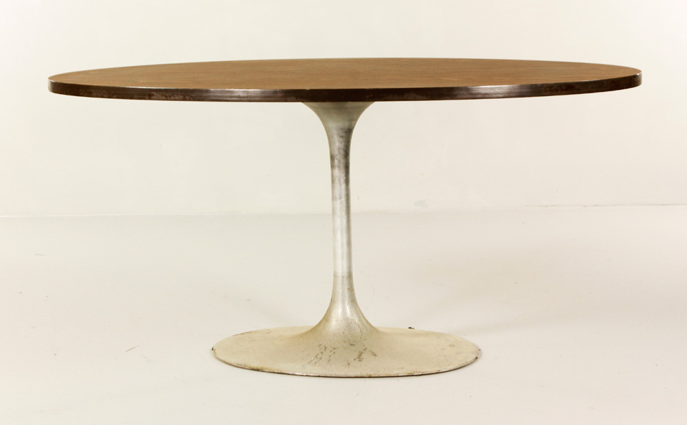 Appraisal: - Laminate Top Oval Dining Table In the style of