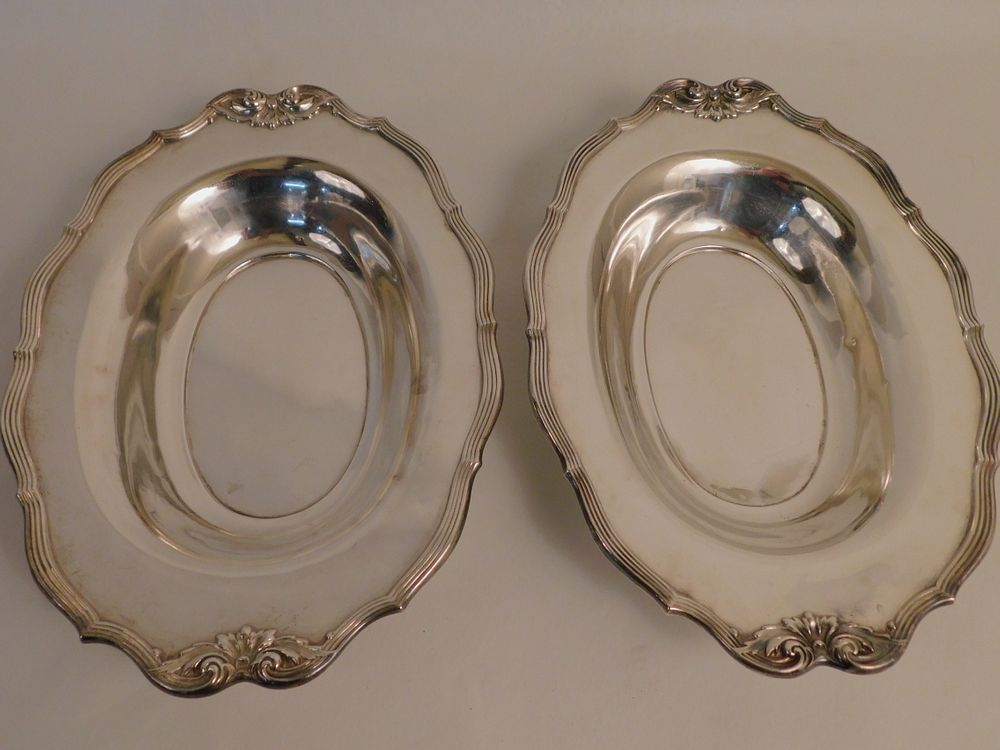 Appraisal: PAIR WHITING STERLING SERVING BOWLS Pair sterling silver open serving