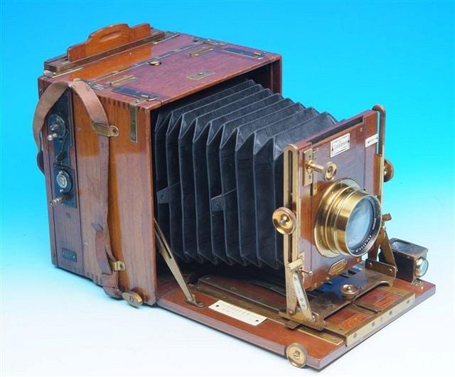 Appraisal: A LATE TH EARLY TH CENTURY SANDERSON HALF PLATE CAMERA