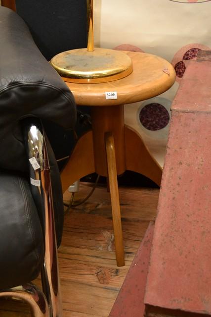 Appraisal: AN ADJUSTABLE ARTISTS STOOL AN ADJUSTABLE ARTISTS STOOL