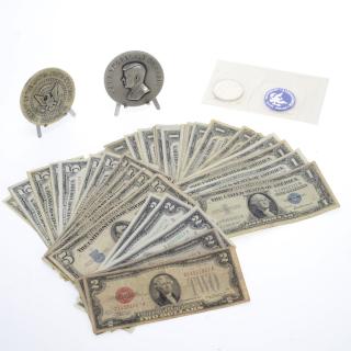 Appraisal: pcs U S or foreign coins and currency pcs U