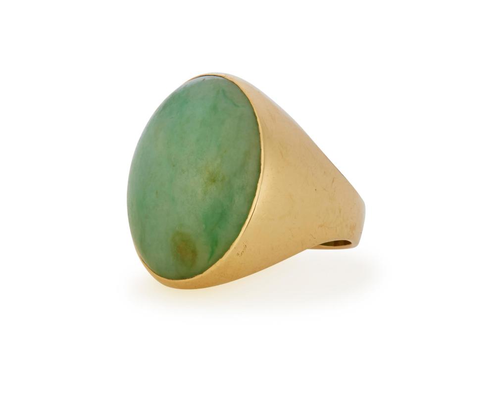 Appraisal: A JADE RINGA jade ring k yellow gold Centering a