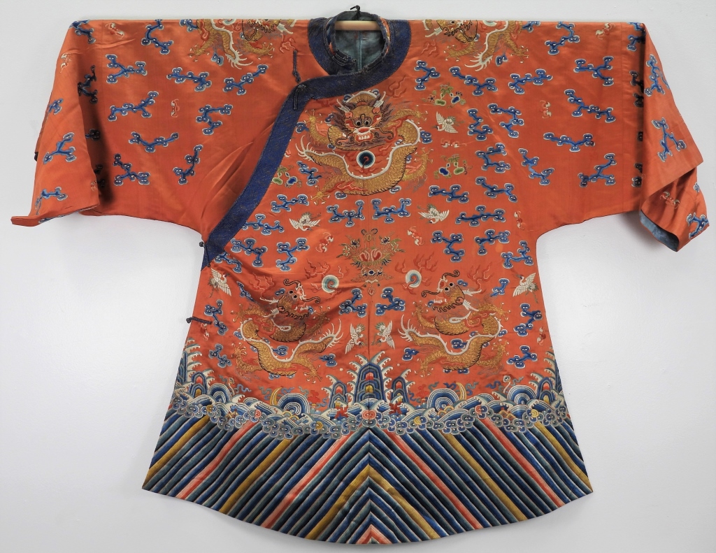 Appraisal: FINE CHINESE QING SILK GOLD THREAD DRAGON ROBE ChinaQing DyanstyFinely