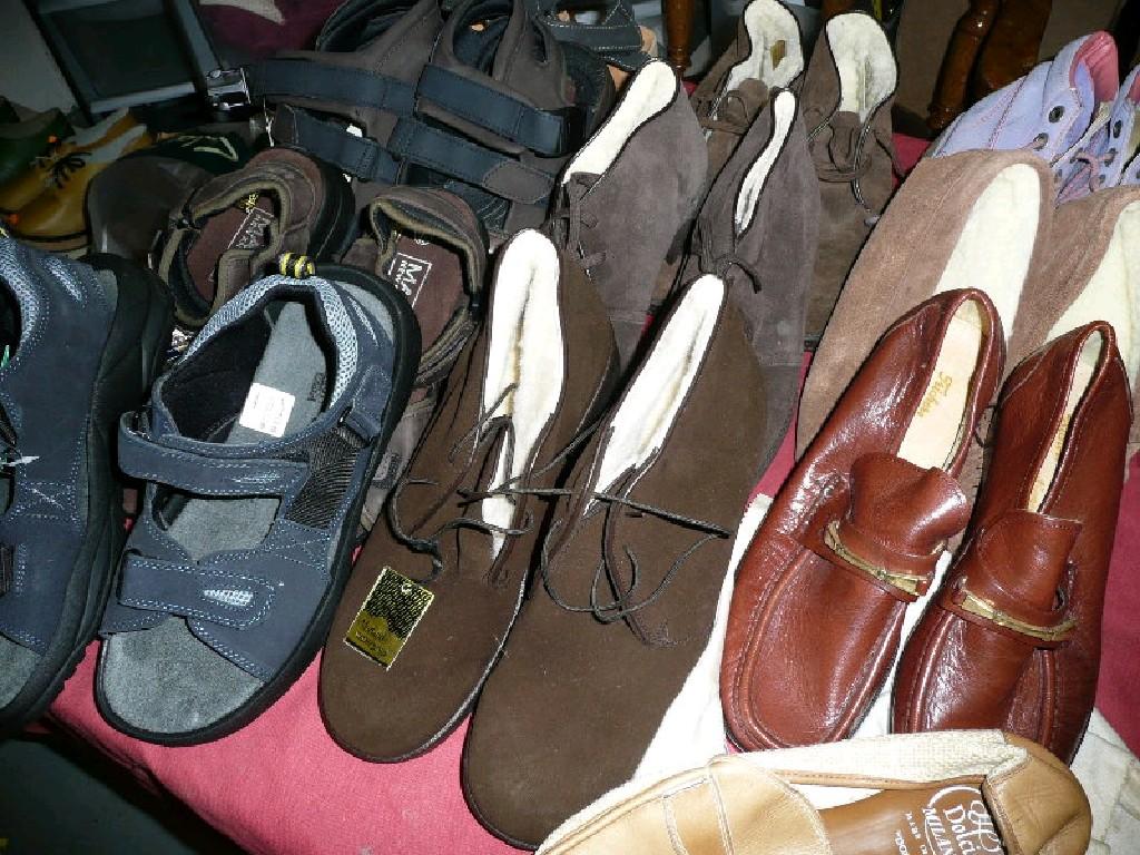 Appraisal: A variety of sandals and boots etc - various conditions