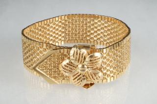 Appraisal: BRACELET K Yellow Gold Mesh Bracelet a flexible design with