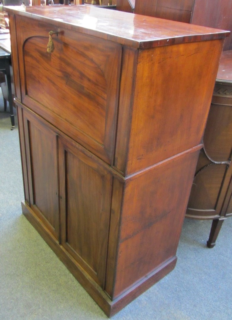 Appraisal: An early th century English mahogany secretaire a abbatant the