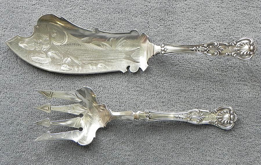 Appraisal: Two piece sterling silver fish set in the King's Pattern