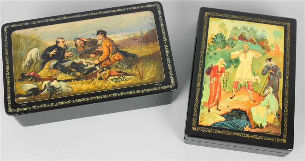 Appraisal: TWO MSTERA RUSSIAN LACQUER BOXES HUNTER'S BREAK AND A RUSSIAN