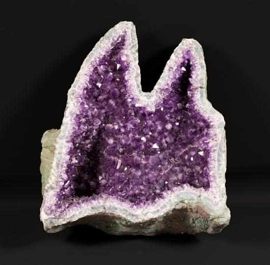 Appraisal: Large amethyst geode x x in Estimate - losses prospective