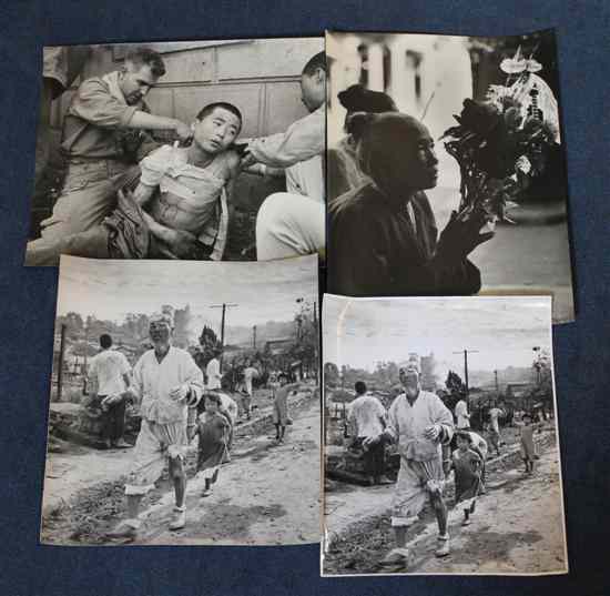 Appraisal: BERT HARDY - Korean War - Inchon refugees boy with