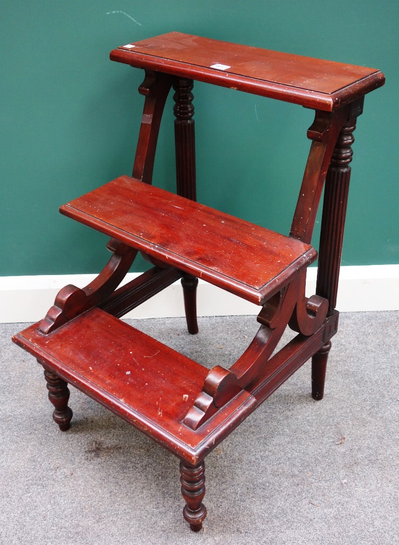 Appraisal: A set of William IV mahogany three rung library steps