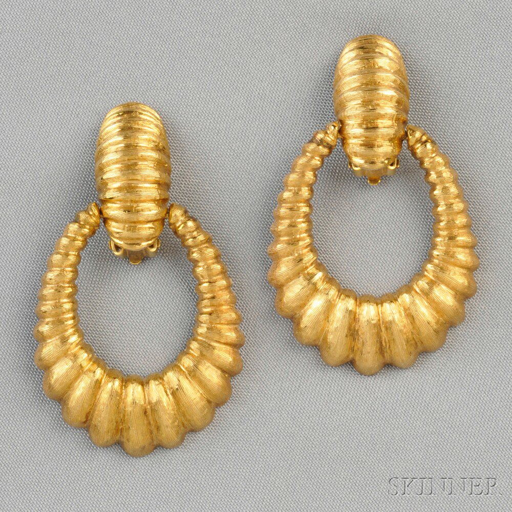 Appraisal: kt Gold Earpendants each designed as a textured door knocker