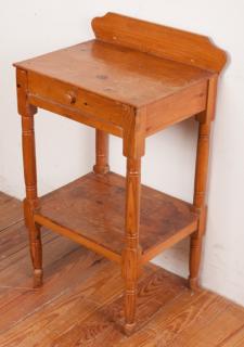 Appraisal: Country Pine Wash Stand Country pine single drawer wash stand