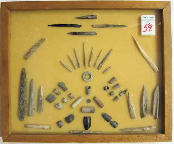 Appraisal: COLLECTION OF APPROXIMATELY NATIVE AMERICAN INDIAN POINTS and artifacts centered