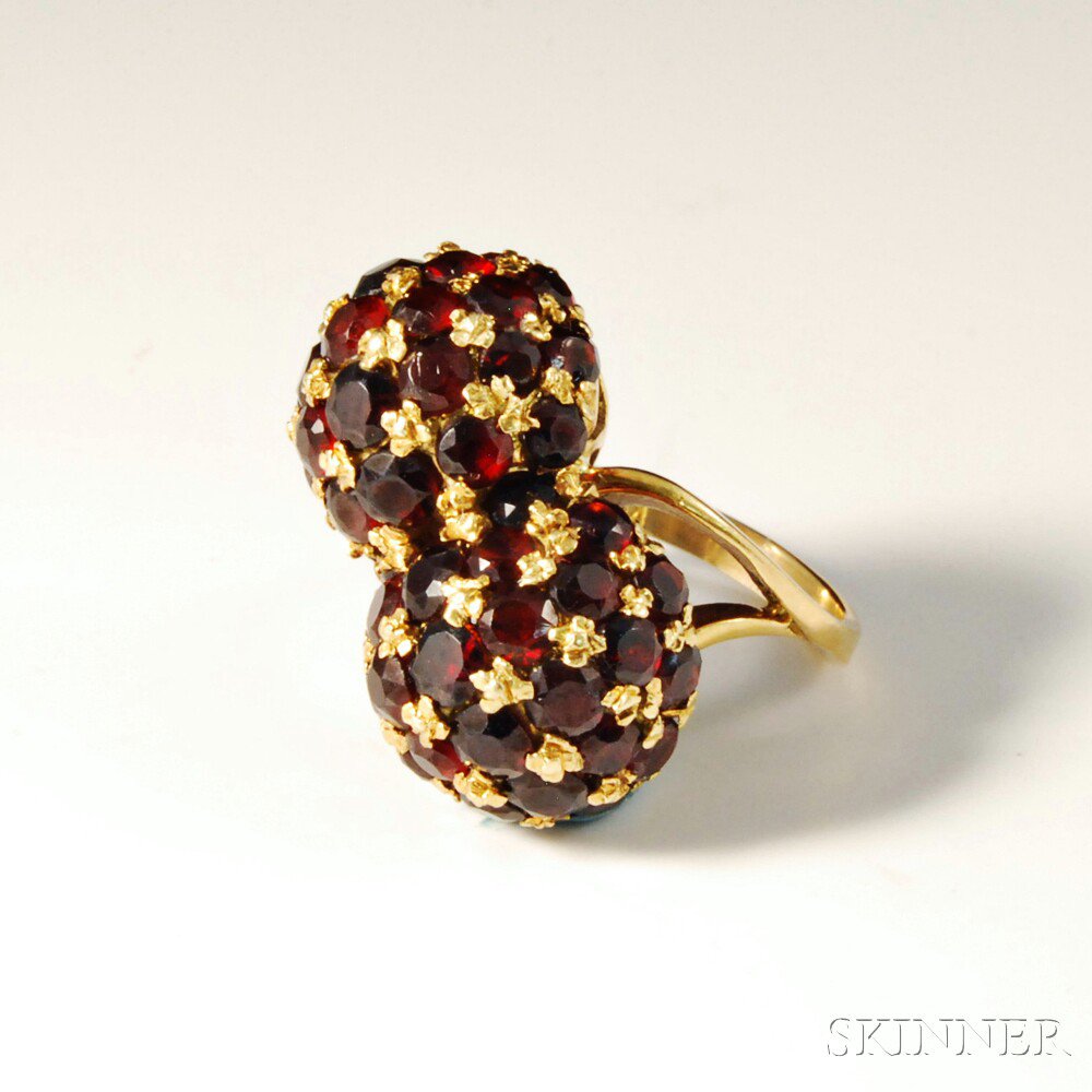 Appraisal: kt Gold and Garnet Double Ball Ring Italy the cluster