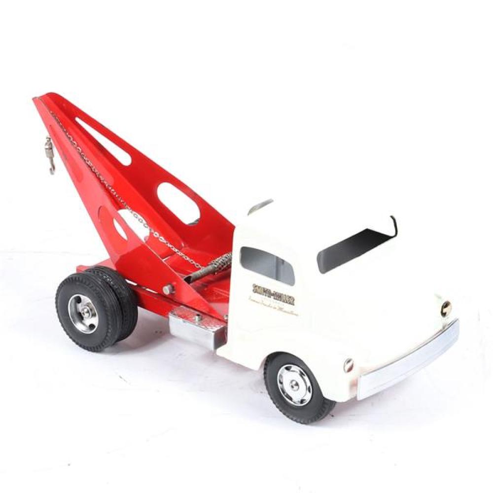 Appraisal: SMITH MILLER PRESSED STEEL WHITE AND RED TOY WRECKER TOW