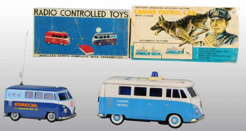 Appraisal: Lot of Tin Volkswagen Van Battery-Op Toys Description Japanese Working