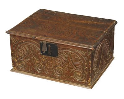 Appraisal: A William and Mary boarded elm box the moulded edge