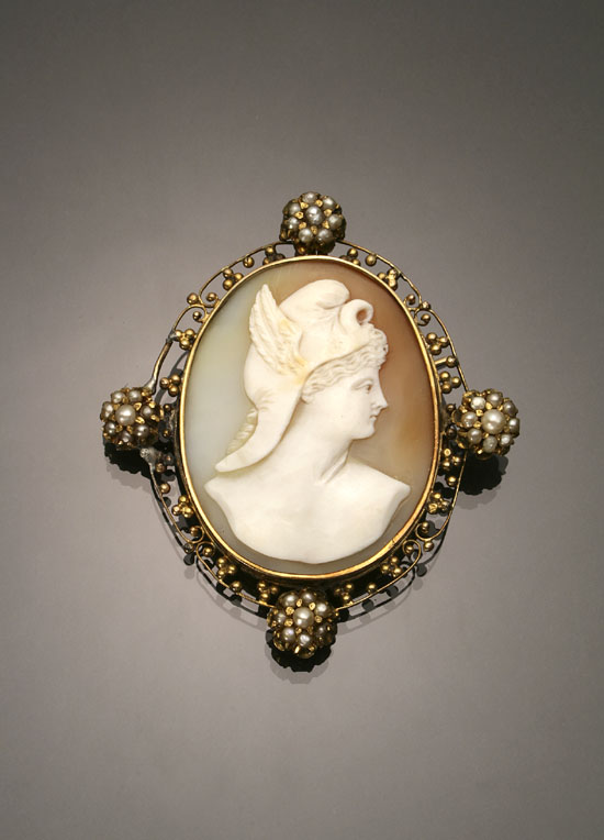 Appraisal: Victorian Tested -Karat Yellow-Gold Shell Cameo and Seed Pearl Brooch