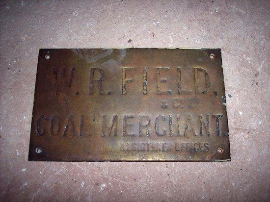 Appraisal: A brass plaque for W R Field Co Coal Merchant