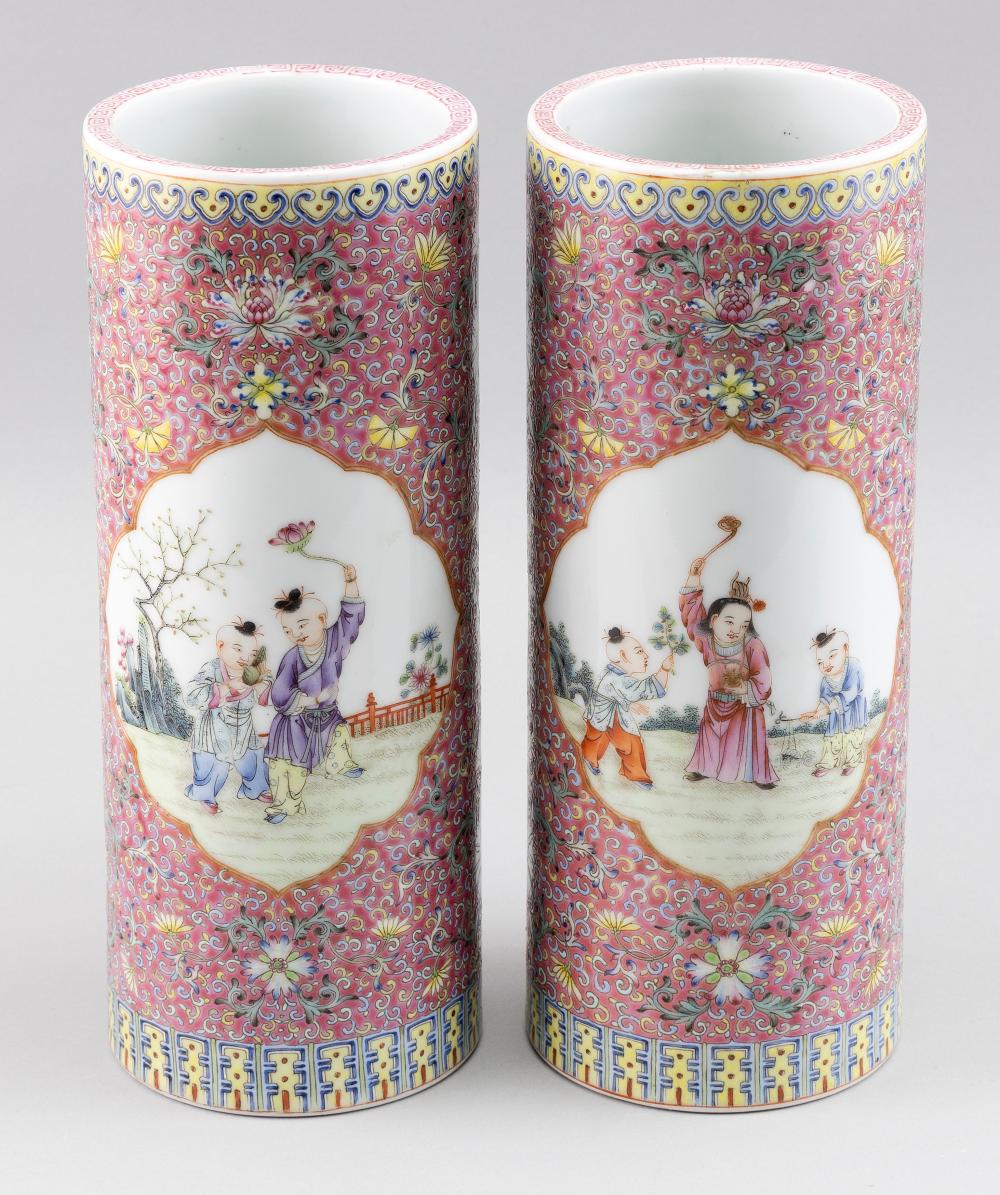 Appraisal: PAIR OF CHINESE FAMILLE ROSE PORCELAIN HATSTANDS TH CENTURY HEIGHTS