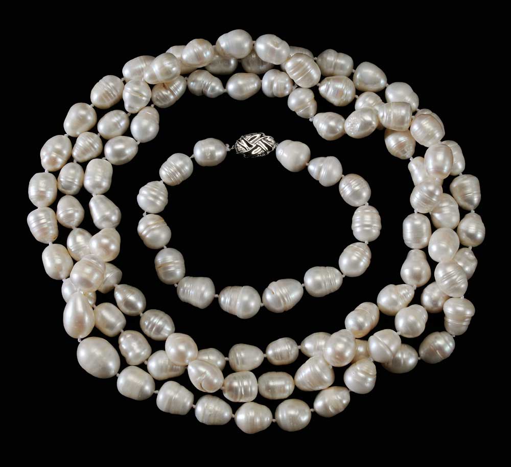 Appraisal: Baroque Pearls and Bracelet endless set of hand-knotted freshwater baroque