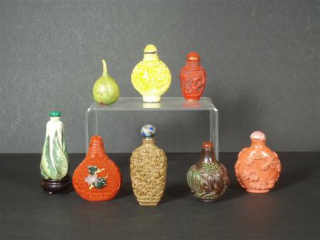 Appraisal: A th century Chinese coral snuff bottle and cover of