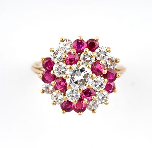 Appraisal: K DIAMOND AND RUBY CLUSTER RING American ca A pretty