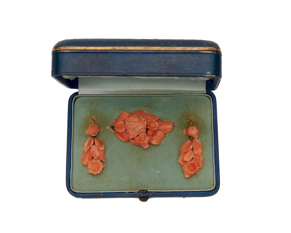 Appraisal: K Gold and Carved Coral Suite in a fitted TIFFANY