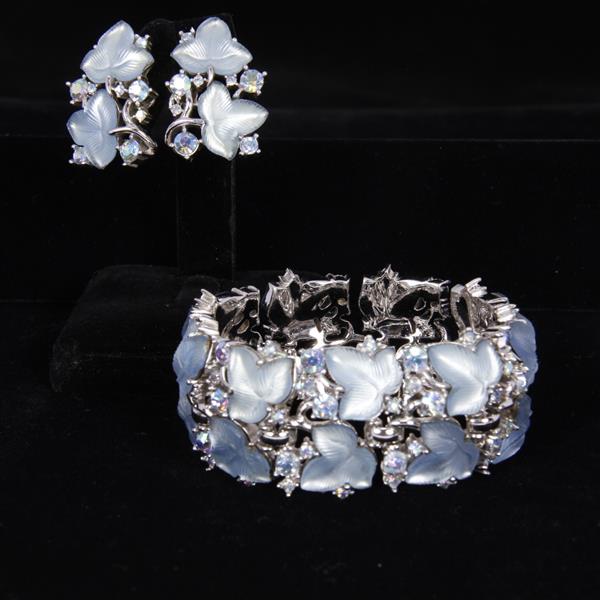 Appraisal: Crown Trifari pc Blue Molded Glass Maple Leaf Bracelet Clip