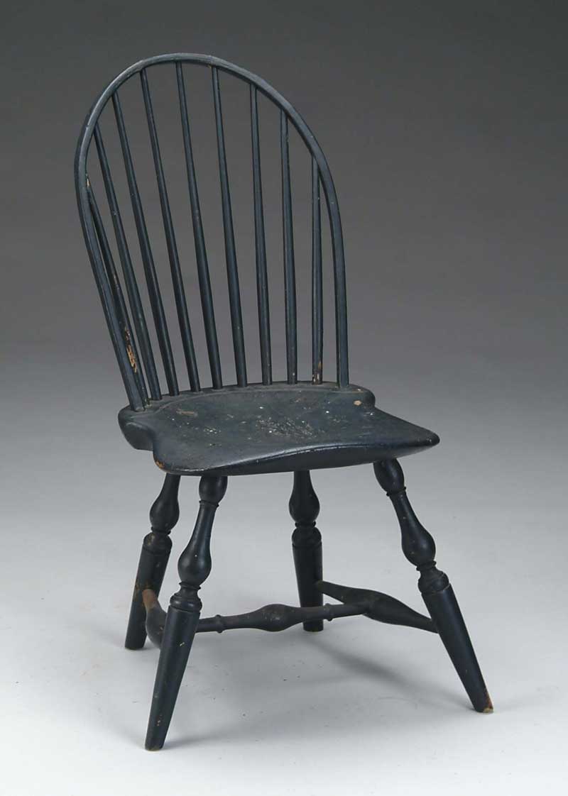 Appraisal: TH CENTURY BOW BACK WINDSOR CHAIR IN OLD DARK GREEN