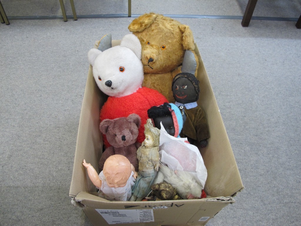 Appraisal: Box of soft toys and dolls