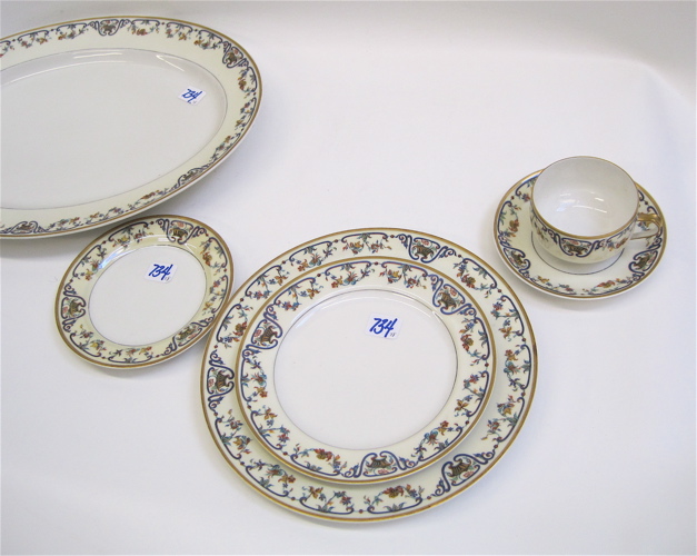 Appraisal: HAVILAND CO LIMOGES FRANCE FINE CHINA SET pieces including dinner