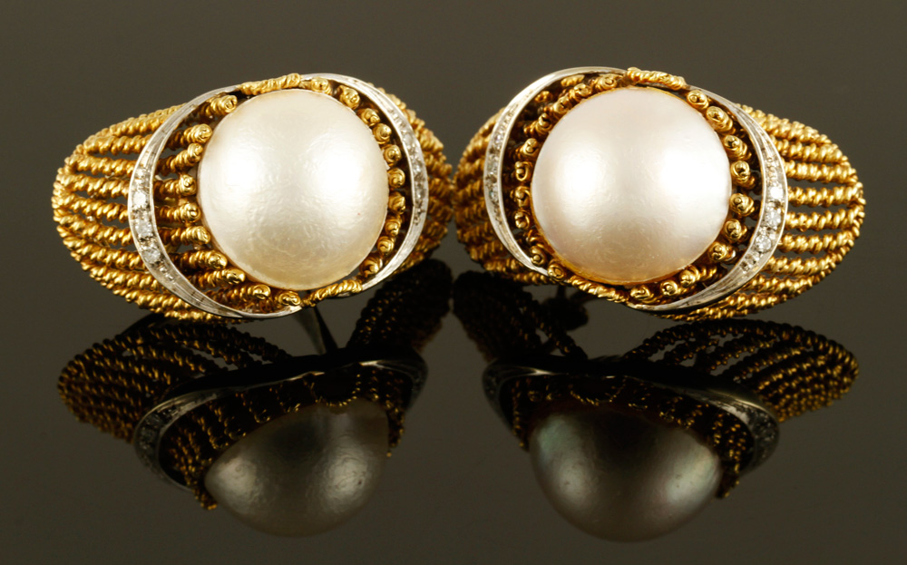 Appraisal: - K Diamond and Mabe Pearl Earrings K yellow gold