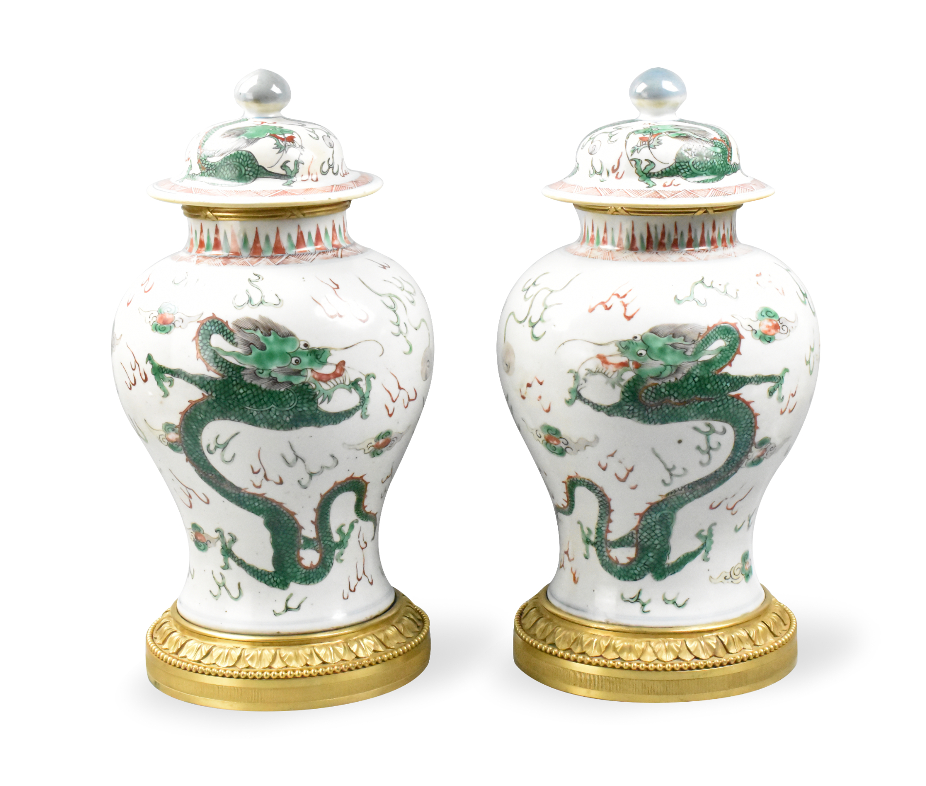 Appraisal: A pair of Chinese famille verte covered jars dating from