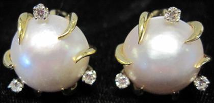 Appraisal: karat yellow gold mabe pearl and diamond earringsApproximately mm pearl