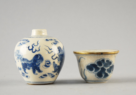 Appraisal: Two Pieces of Chinese th th C Blue and White