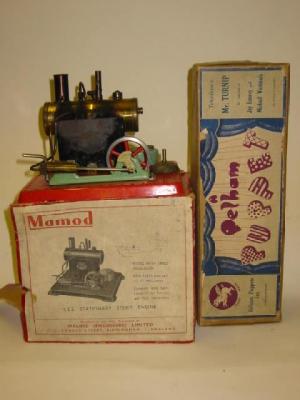 Appraisal: A Mamod S E stationary steam engine boxed F and