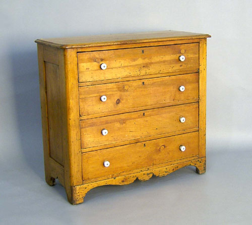 Appraisal: Two pine cottage bureaus together with a washstand