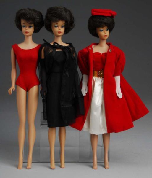 Appraisal: Lot of Bubble Cut Barbies Description One in red swimsuit