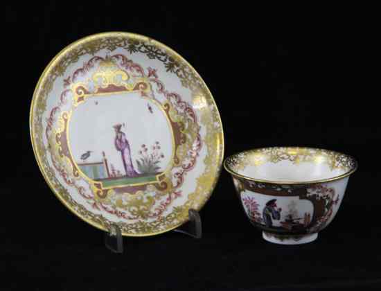 Appraisal: An early Meissen chinoiserie tea bowl and saucer c -