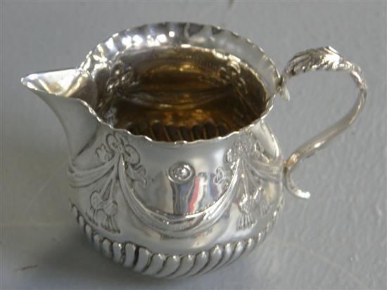 Appraisal: Victorian silver 'sparrow beak' cream jug with a frilled rim