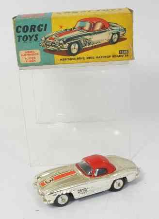 Appraisal: Corgi Toys Mercedes-Benz SL Hardtop Roadster S in original box