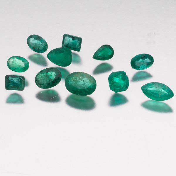 Appraisal: COLLECTION OF ELEVEN CT TOTAL UNMOUNTED MULTI SHAPE CUT EMERALDS