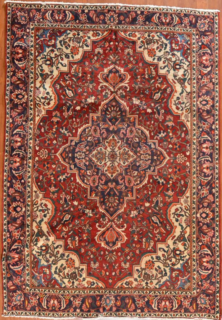 Appraisal: Persian Bahktiari rug approx x Iran modern Condition Like new