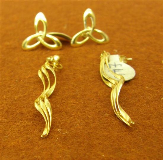 Appraisal: Two pairs of gold earrings testing as ct gold