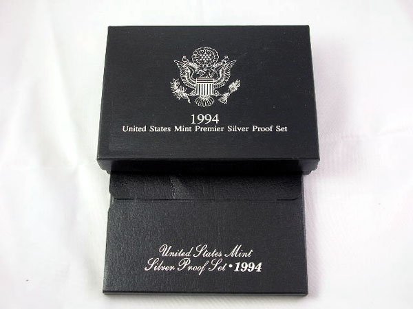 Appraisal: One U S Premier silver proof set and one U