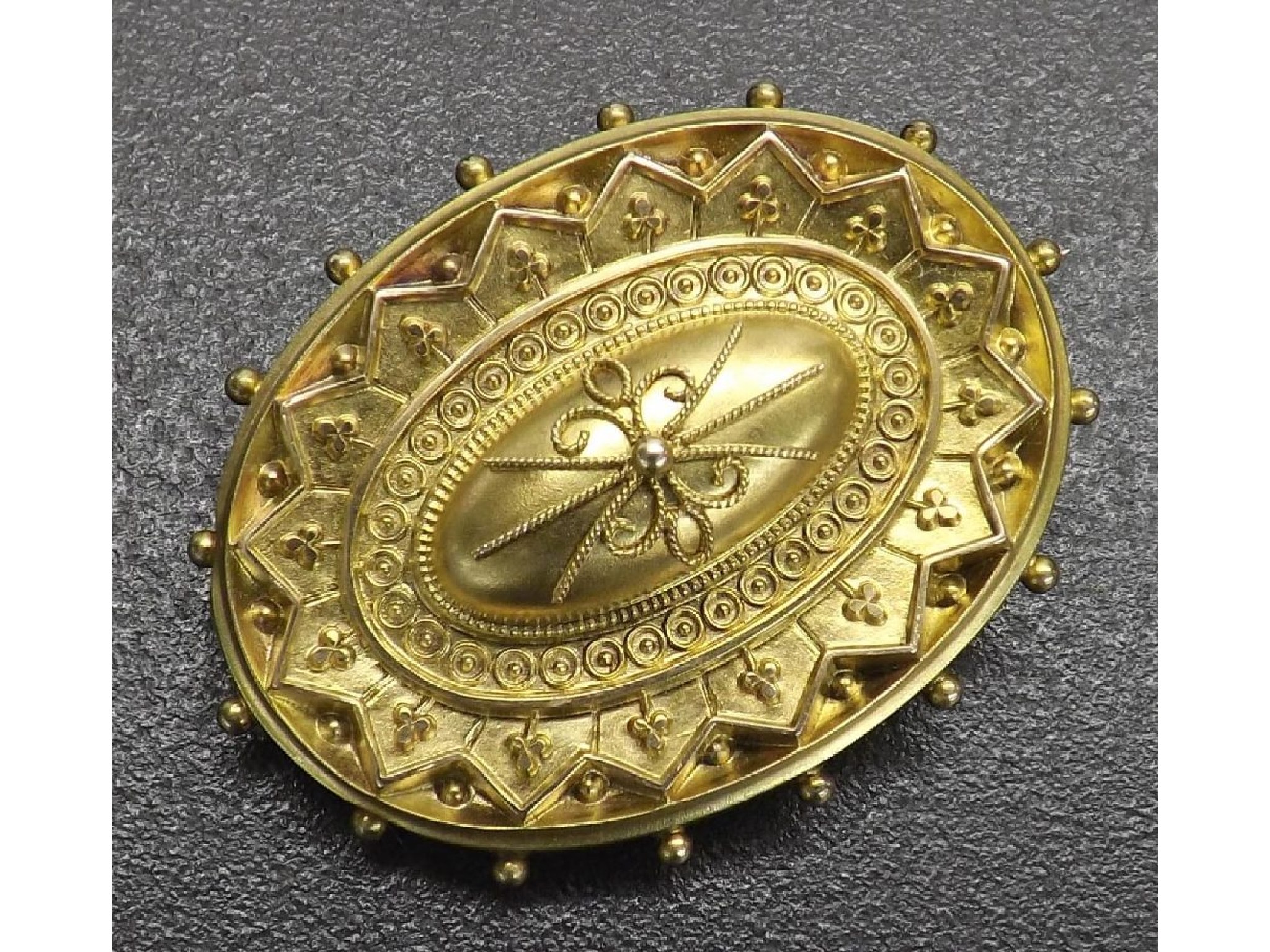 Appraisal: Victorian ct oval gold mourning brooch with bead and wirework