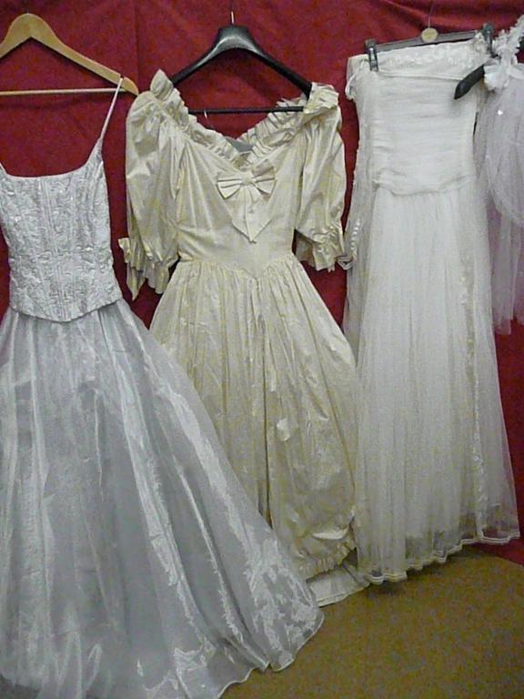 Appraisal: A collection of vintage wedding gowns including 'Anna Belinda Oxford'