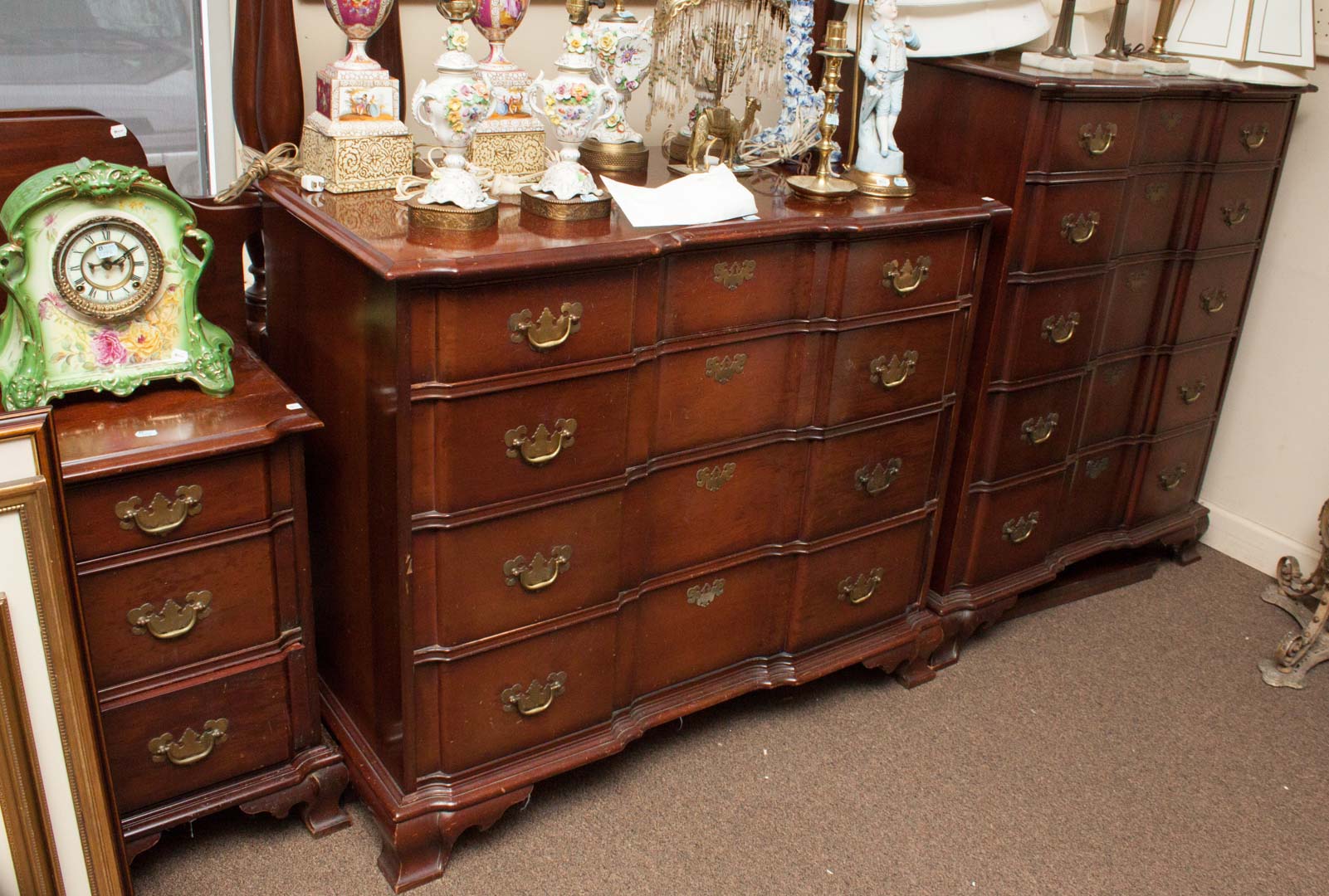 Appraisal: Five-piece mahogany bedroom set including block-front tall chest short chest